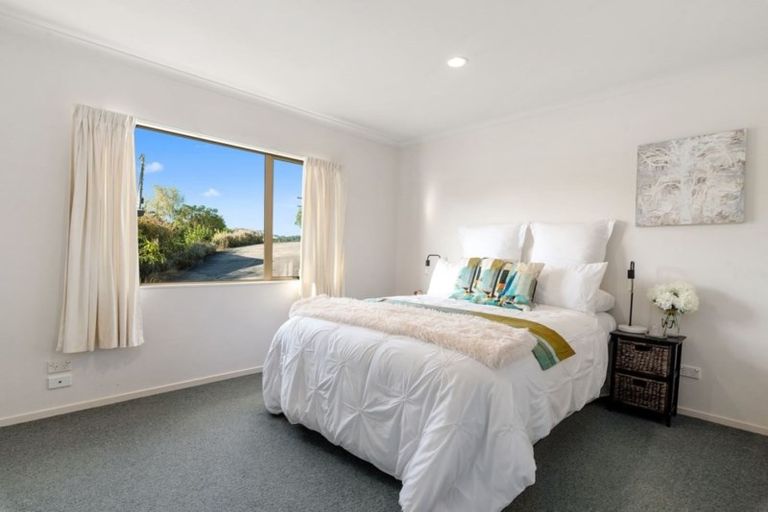 Photo of property in 1/16 Ocean View Road, Hatfields Beach, Orewa, 0931