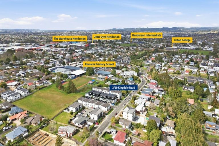 Photo of property in 2/19 Kingdale Road, Henderson, Auckland, 0610