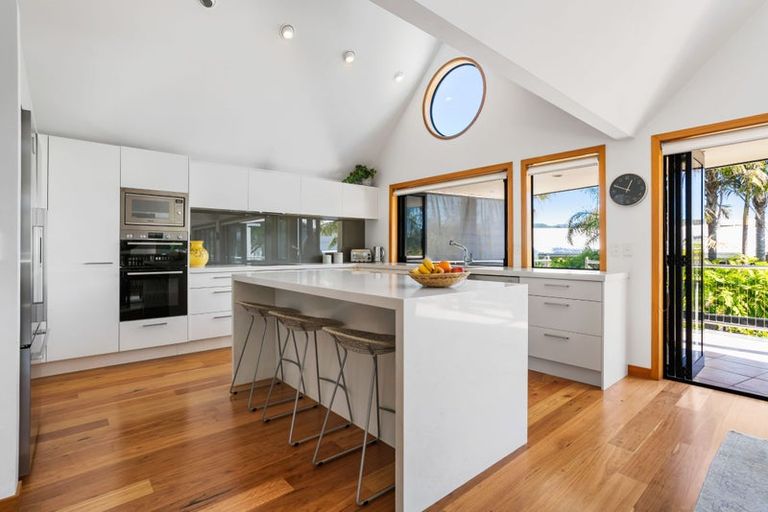 Photo of property in 6 Vista Paku, Pauanui, Hikuai, 3579