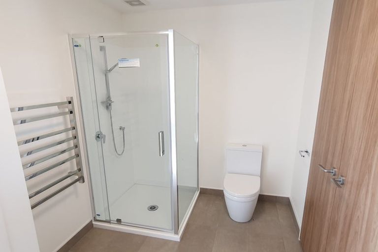 Photo of property in 94 Cambridge Terrace, Waterloo, Lower Hutt, 5011