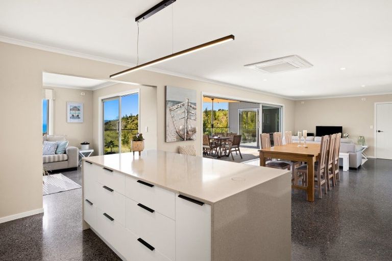 Photo of property in 116 Stratford Drive, Cable Bay, 0420