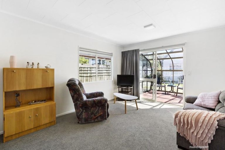 Photo of property in 1/2 Angell Street, Johnsonville, Wellington, 6037