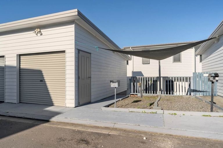 Photo of property in 26/3 Hulme Place, Henderson, Auckland, 0612