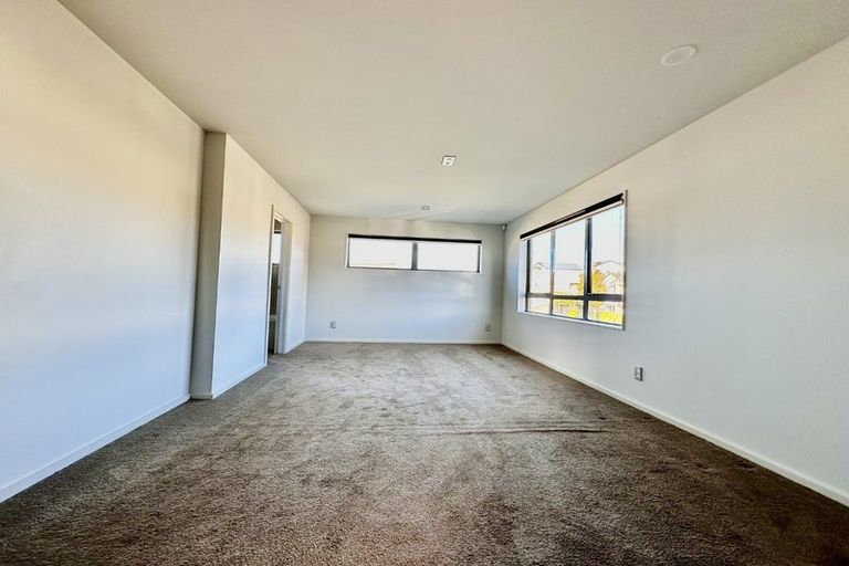 Photo of property in 33 Rohi Place, Flat Bush, Auckland, 2019