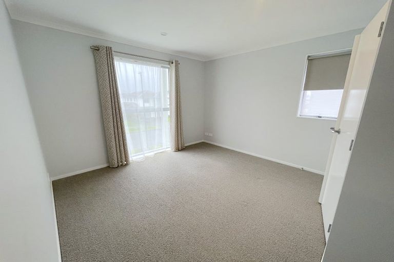 Photo of property in 74 Mackay Drive, Greenhithe, Auckland, 0632