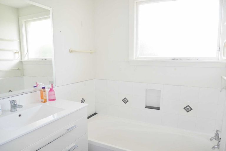 Photo of property in 14 West-watson Avenue, Hillmorton, Christchurch, 8025