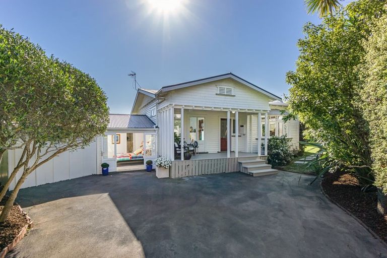Photo of property in 1/58 Ngataringa Road, Devonport, Auckland, 0624