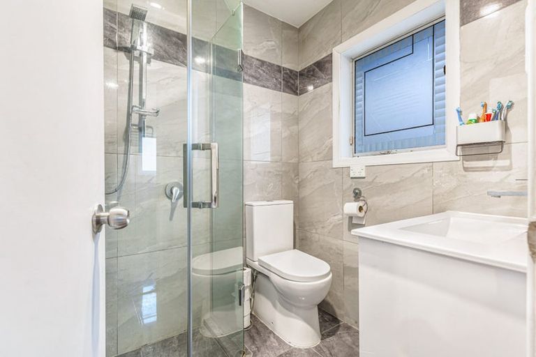 Photo of property in 13 Redwood Drive, Massey, Auckland, 0614