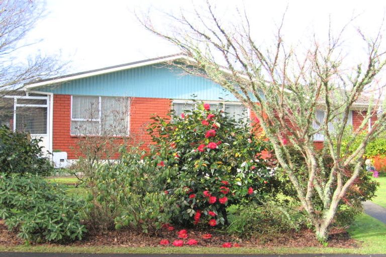 Photo of property in 2 Lorraine Place, Glenview, Hamilton, 3206