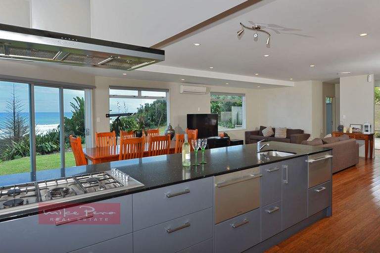 Photo of property in 20 Coates Avenue, Baylys Beach, Dargaville, 0377