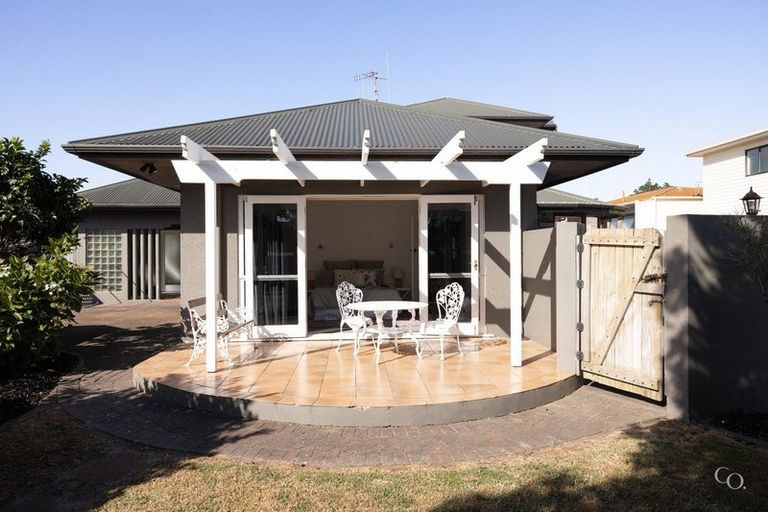 Photo of property in 208 Oceanbeach Road, Mount Maunganui, 3116