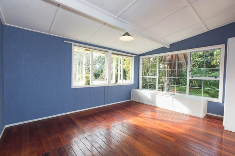 Photo of property in 30 Mill Road, Clive, 4102