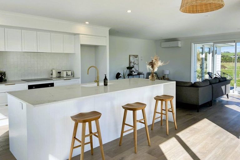 Photo of property in 35 Weka Street, Mangawhai, 0505