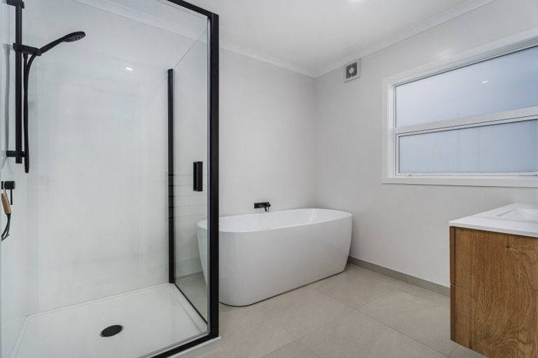 Photo of property in 100 Kupe Drive, Whitianga, 3510