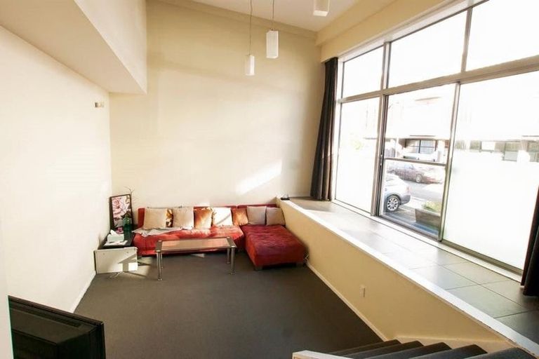 Photo of property in Las Olas De Cuba, 13/35 Torrens Terrace, Mount Cook, Wellington, 6011