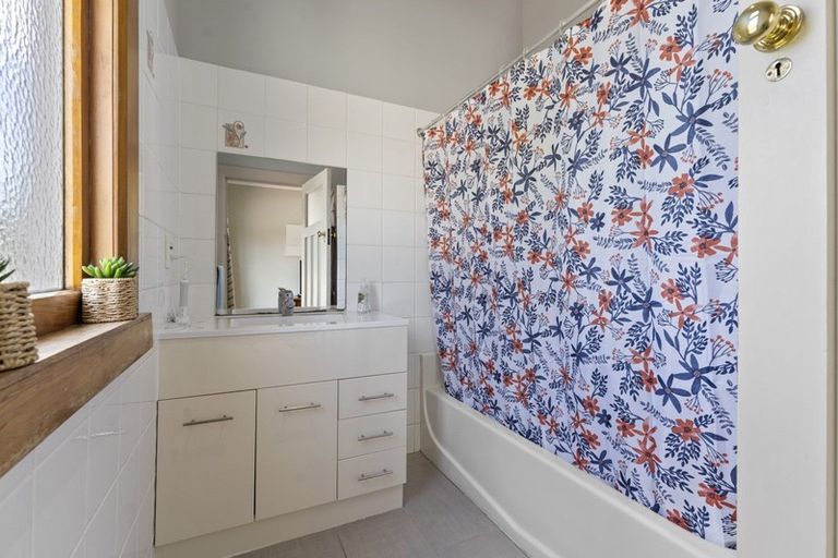 Photo of property in 4 Summerhays Street, Terrace End, Palmerston North, 4410