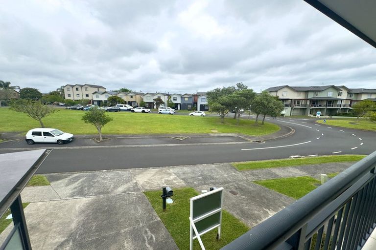 Photo of property in 11 Opito Way, East Tamaki, Auckland, 2013
