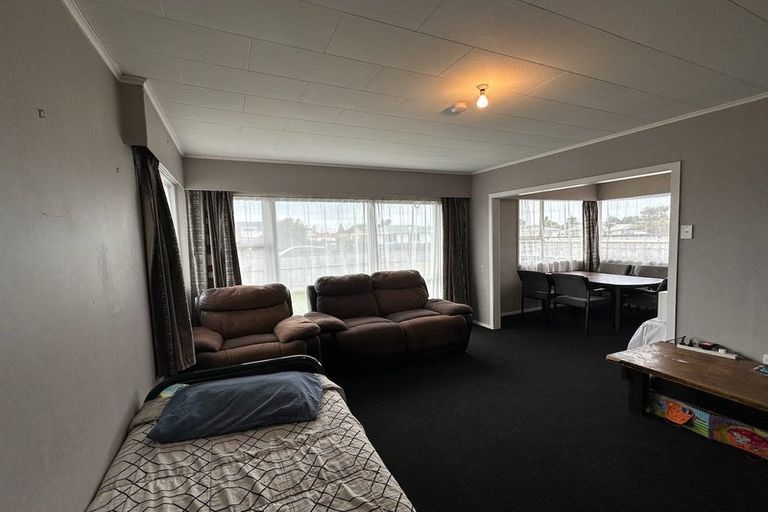 Photo of property in 107 Cracroft Street, Waitara, 4320