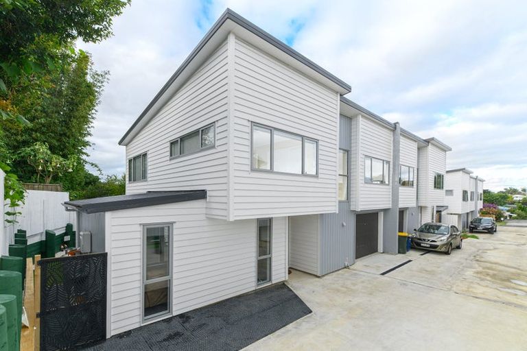 Photo of property in 20d Kelwyn Road, Kelston, Auckland, 0602