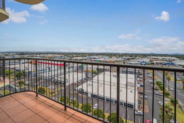 Photo of property in The Rennaissance, 11h/18 Ronwood Avenue, Manukau, Auckland, 2104