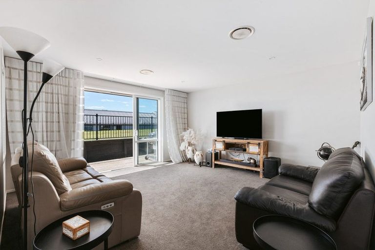 Photo of property in 30 Ridge Drive, Omokoroa, 3114