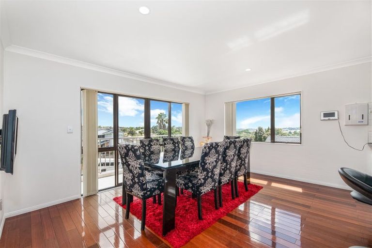 Photo of property in 76 San Valentino Drive, Henderson, Auckland, 0612