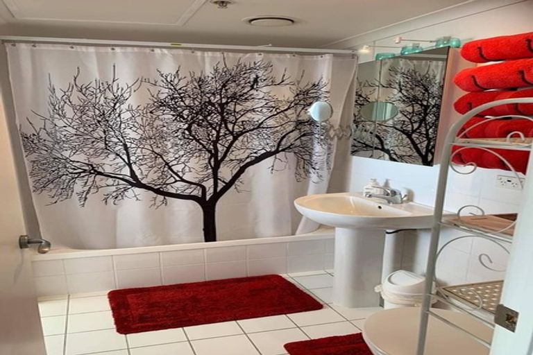 Photo of property in The Rennaissance, 16i/18 Ronwood Avenue, Manukau, Auckland, 2104