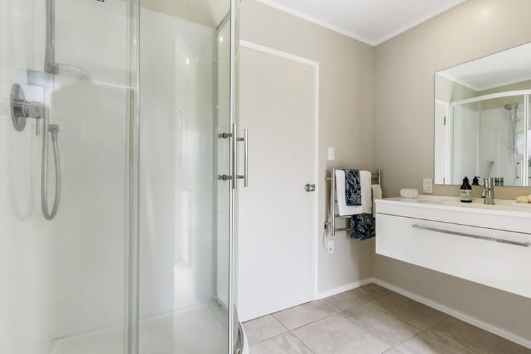 Photo of property in 24 Hebron Road, Waiake, Auckland, 0630