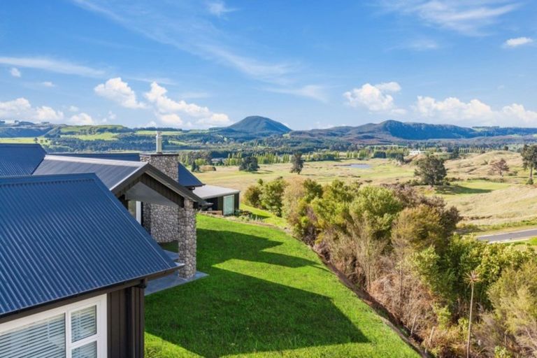 Photo of property in 4 Harrier Lane, Kinloch, Taupo, 3377