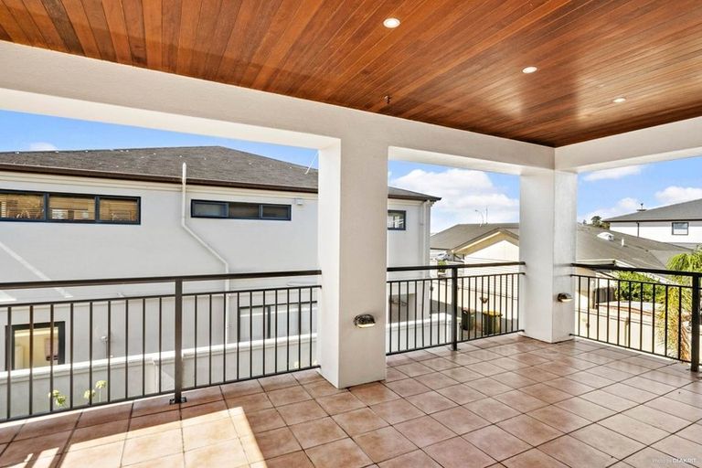 Photo of property in 41a The Esplanade, Eastern Beach, Auckland, 2012
