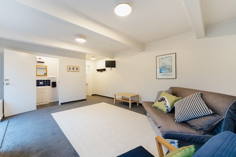 Photo of property in 8 Cove Street, Roseneath, Port Chalmers, 9023