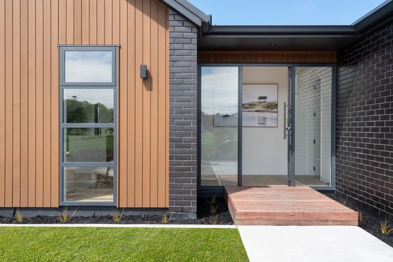 Photo of property in 16 Te Ara O Tahataharoa, Te Puna, Tauranga, 3176