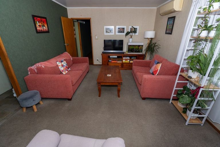 Photo of property in 21 Lisa Rise, Half Moon Bay, Auckland, 2012