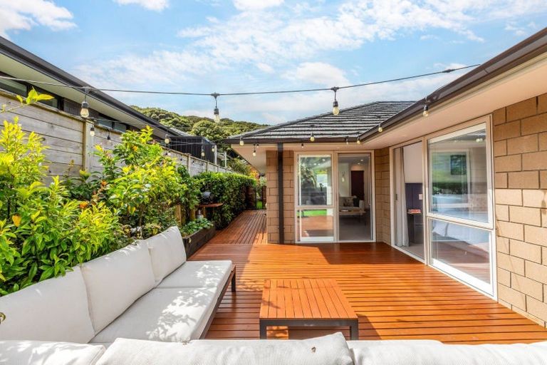 Photo of property in 27 Mooring Close, Whitby, Porirua, 5024