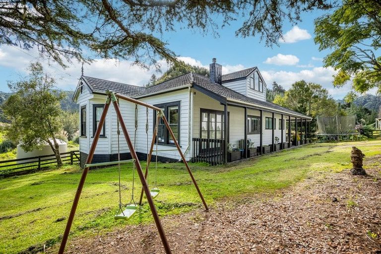 Photo of property in 21 Noakes Hill Road, Puhoi, Silverdale, 0994