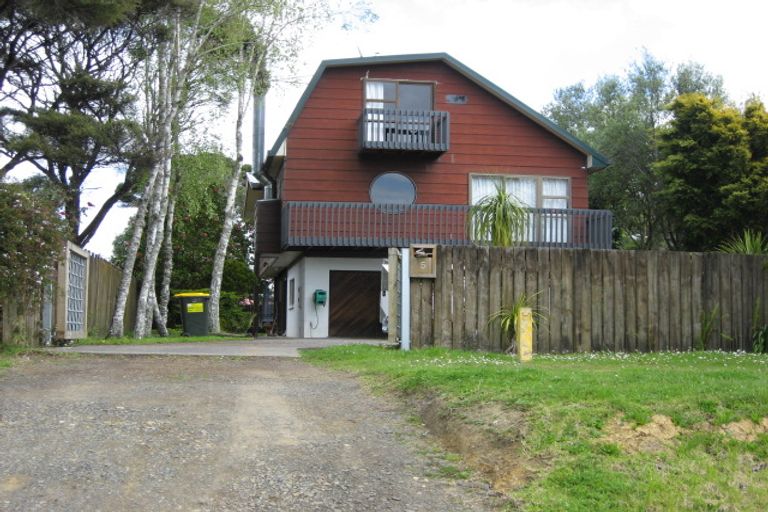 Photo of property in 5 Coleman Avenue, Herald Island, Auckland, 0618