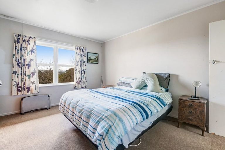 Photo of property in 2 Kaipara Crescent, Helensville, 0800