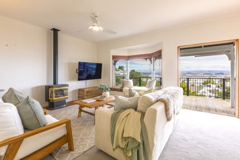 Photo of property in 23 Denholm Road, Hospital Hill, Napier, 4110