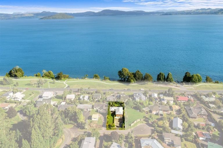 Photo of property in 5 Hugh Avenue, Hamurana, Rotorua, 3097
