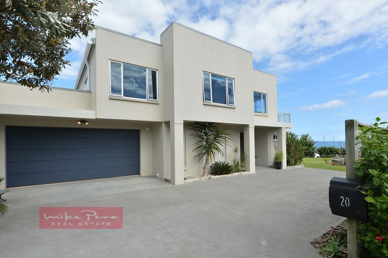 Photo of property in 20 Coates Avenue, Baylys Beach, Dargaville, 0377