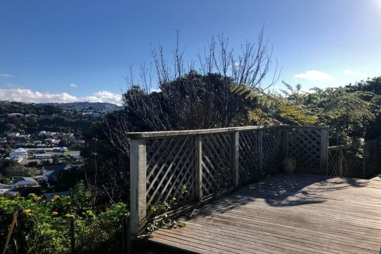 Photo of property in 107 Nevay Road, Miramar, Wellington, 6022