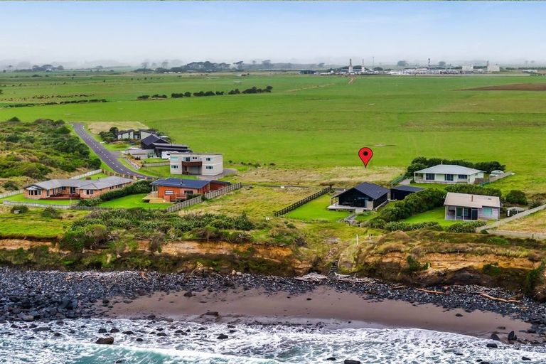 Photo of property in 289 Tai Road, Opunake, 4681