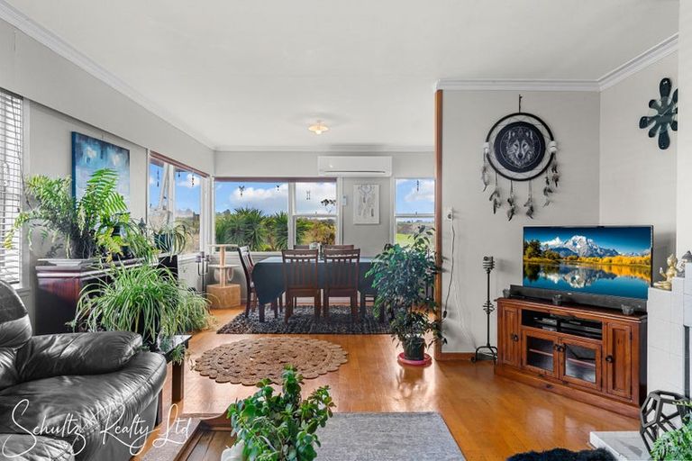 Photo of property in 111 Hurndall Street East, Maungaturoto, 0520