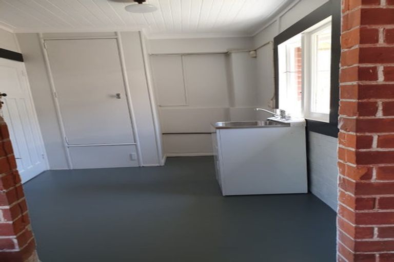 Photo of property in 27 Ranfurly Street, Hokowhitu, Palmerston North, 4410