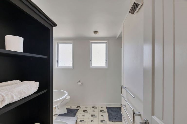 Photo of property in 9 Sackville Street, Fitzroy, New Plymouth, 4312