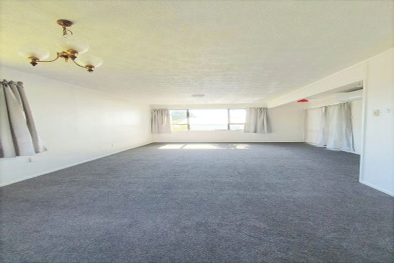 Photo of property in 19 Glen Norman Avenue, Henderson, Auckland, 0610