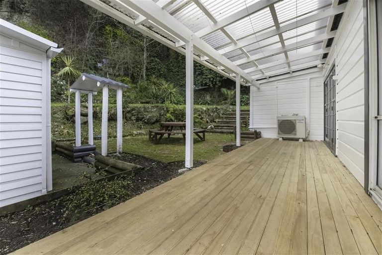 Photo of property in 10 Coote Road, Bluff Hill, Napier, 4110