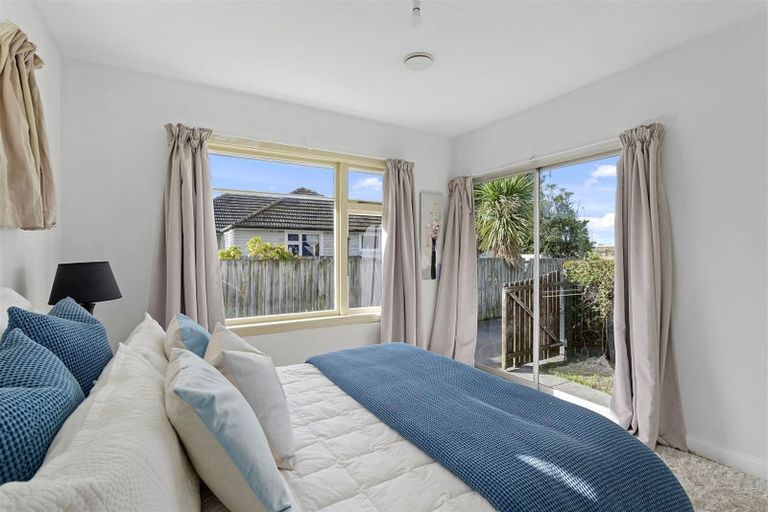 Photo of property in 17 Grimseys Road, Redwood, Christchurch, 8051