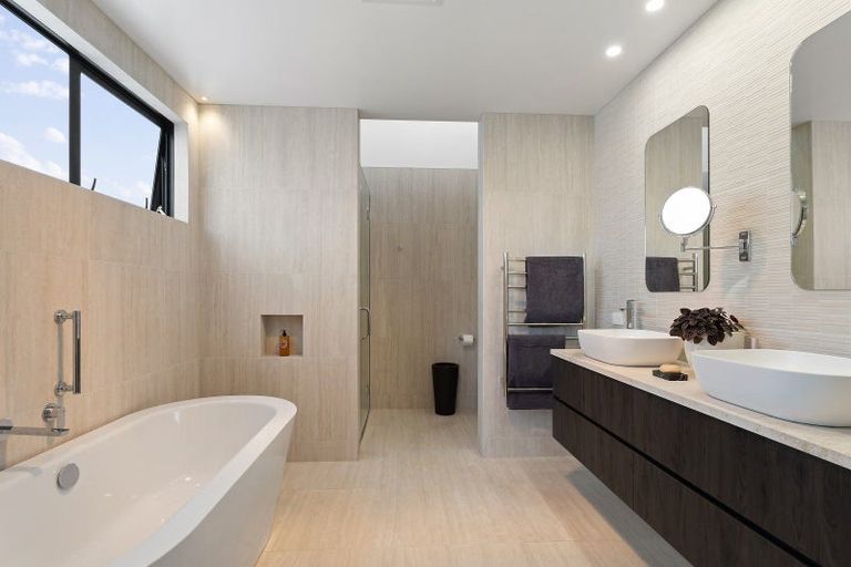 Photo of property in 29 Kahu Crescent, Whitianga, 3510