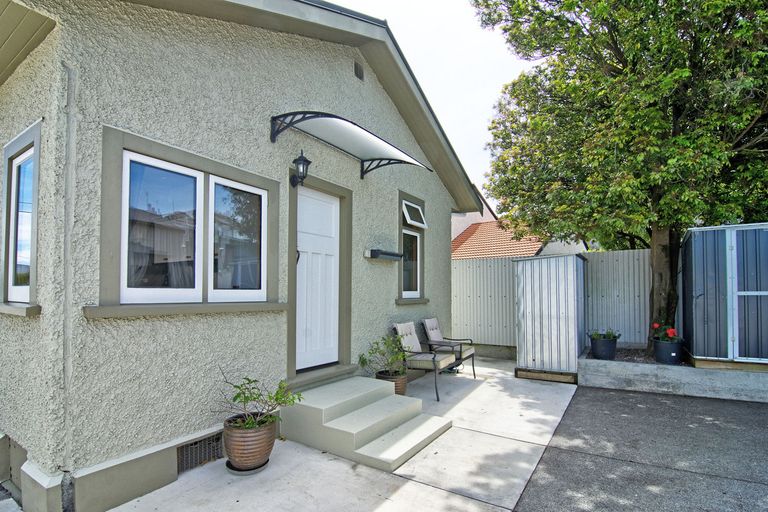 Photo of property in 12 Albert Street, Masterton, 5810